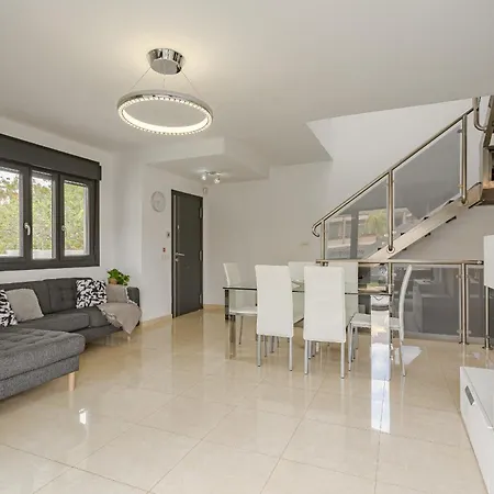 וילה Casa Independiente Con Piscina Privada אדחה